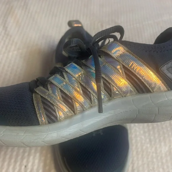 Under armour little girls 13 - Picture 3 of 8